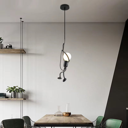 Suspension petit homme noir en métal – E27